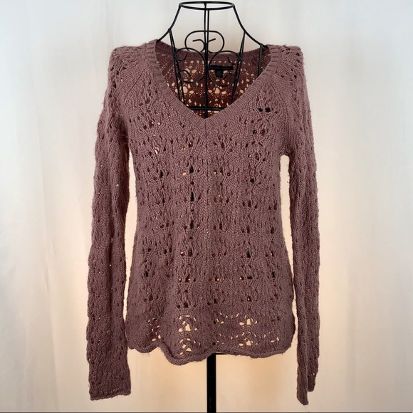 American Eagle Outfitters V-neck sweater S